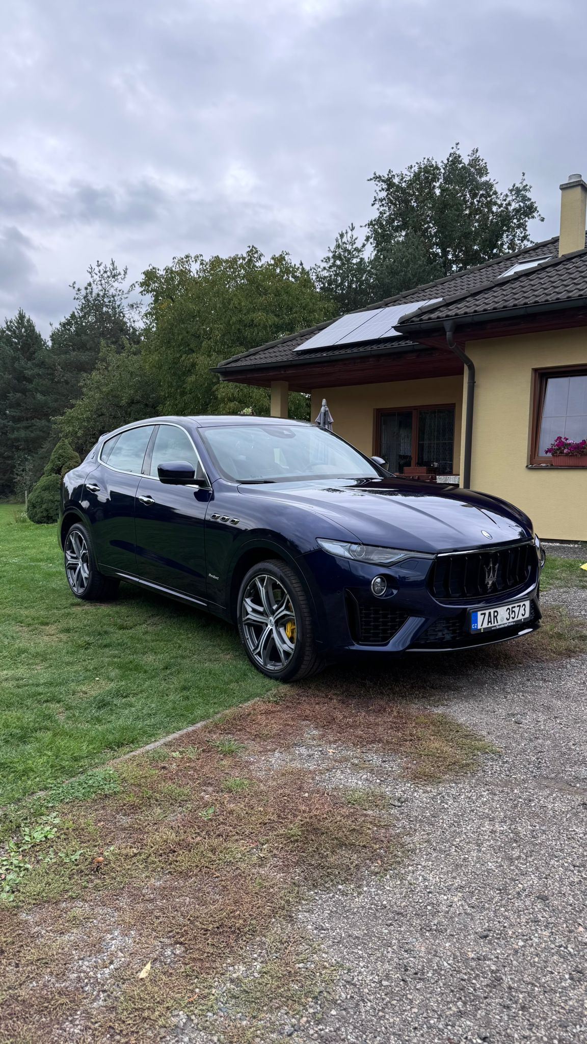 SUV Maserati exteriér