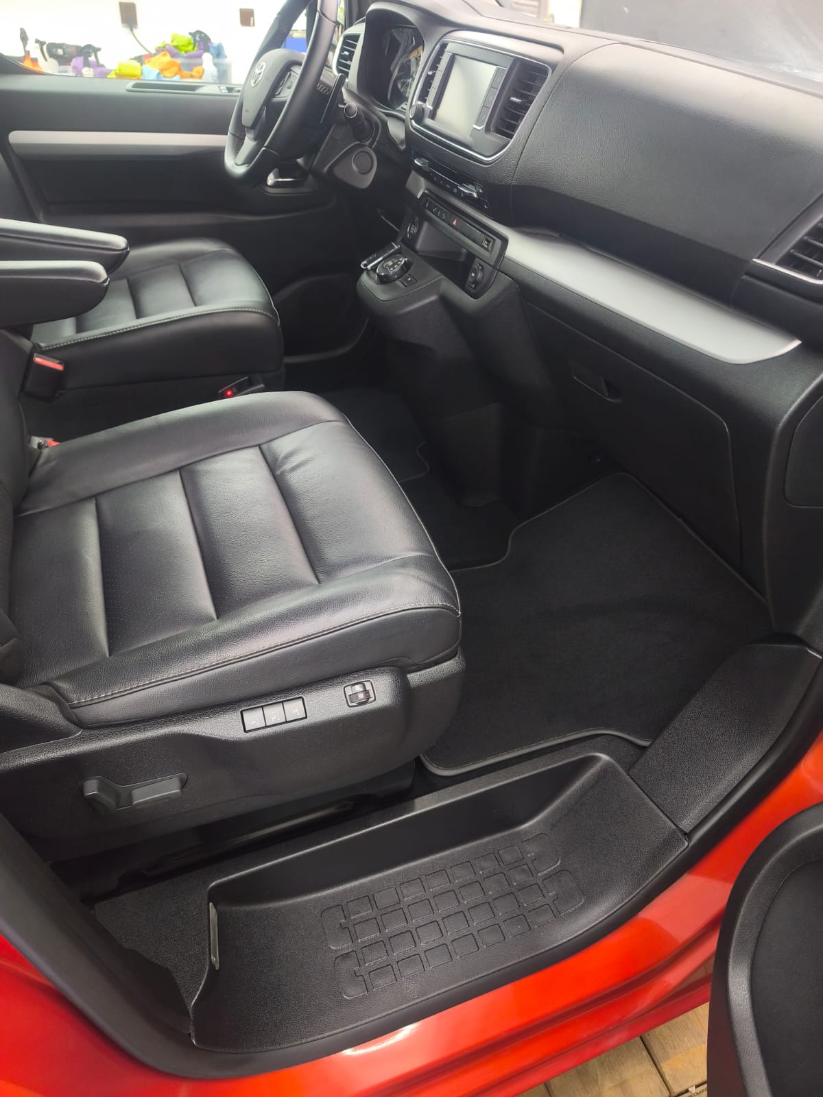 Interiér vozu detail sedadla